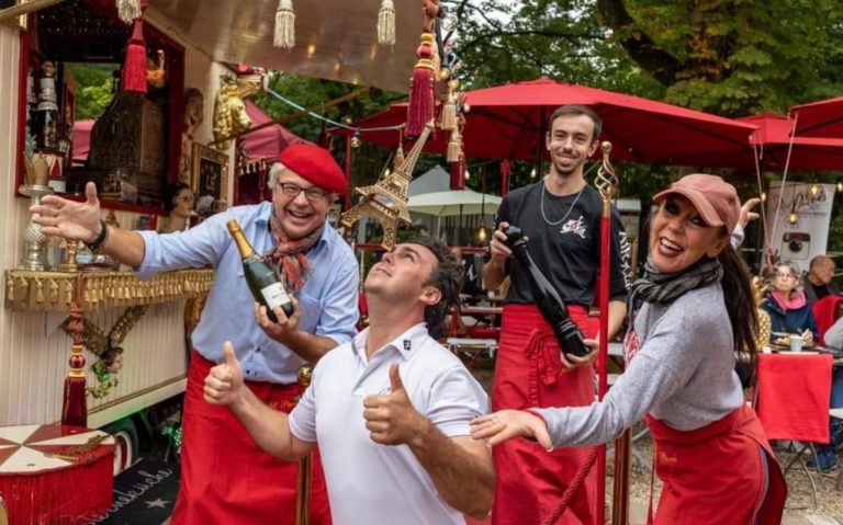 Frühlingserwachen vor dem Musiktheater