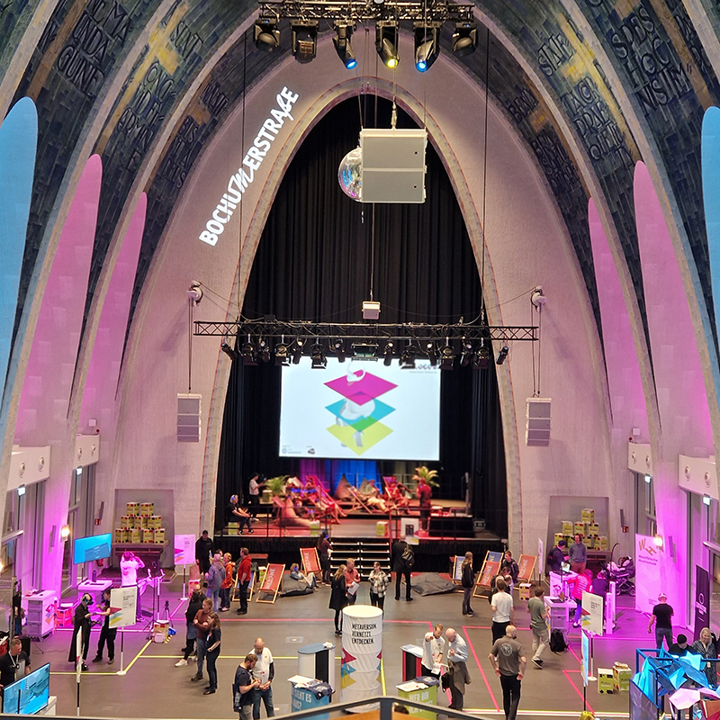 Die Heilig-Kreuz-Kirche von innen beim Places Festival 