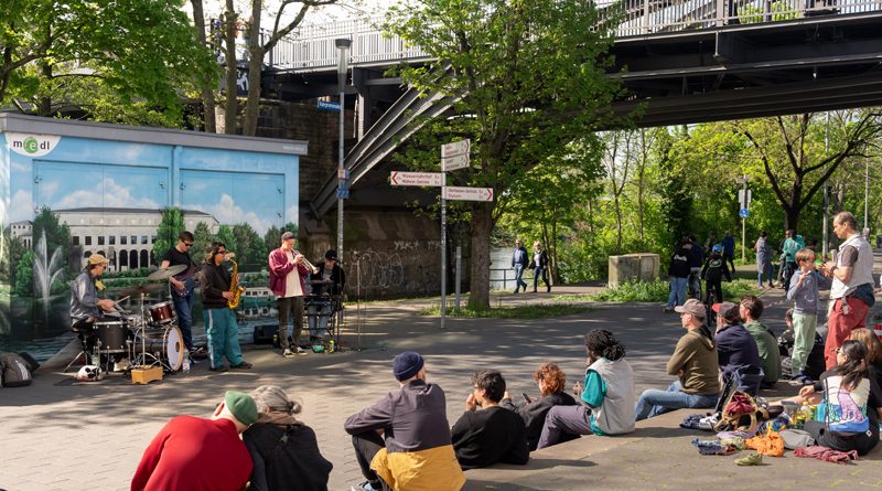 Musik im öffentlichen Raum mit Publikum