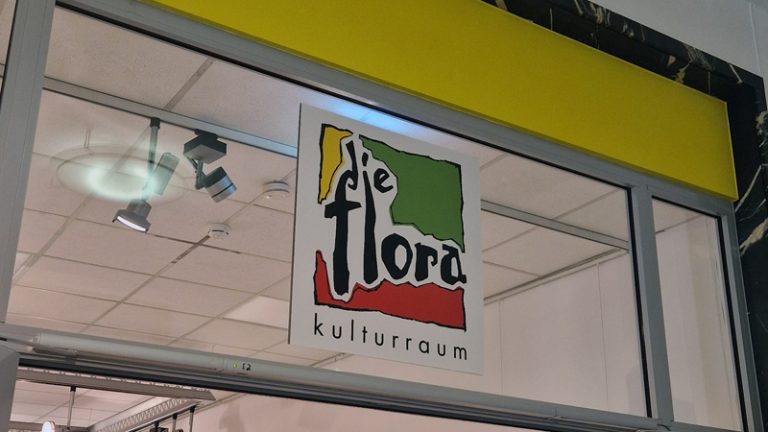 Eingangsschild "die flora"
