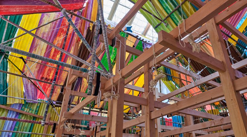 Ausstellungsansicht "Pump House" von Michael Beutler