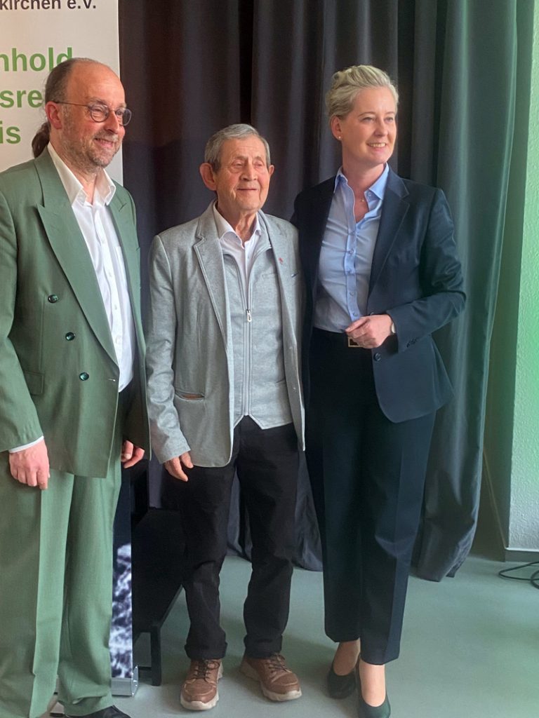 Volker Bruckmann, Reinhold Adam und Oberbürgermeistern Andrea Henze