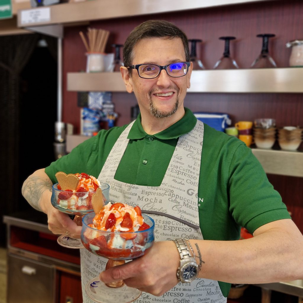 Giovanni Costantin mit Eiskreationen