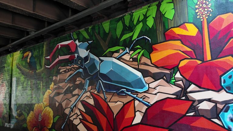 Graffiti im Bismarcktunnel mit Hirschkäfermotiv