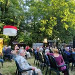 Publikum beim Querbeet Festival im Metropolengarten in Rotthausen