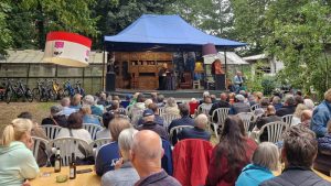 Der Metropolengarten und sein Publikum während des Literaturfestivals 2025