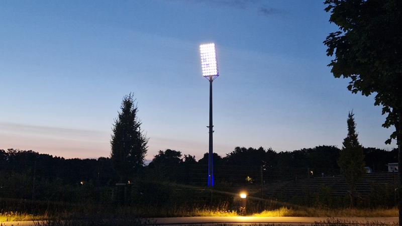 Flutlichtmast am Parkstadion