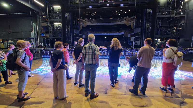 Blick hinter die Kulissen des Musiktheaters